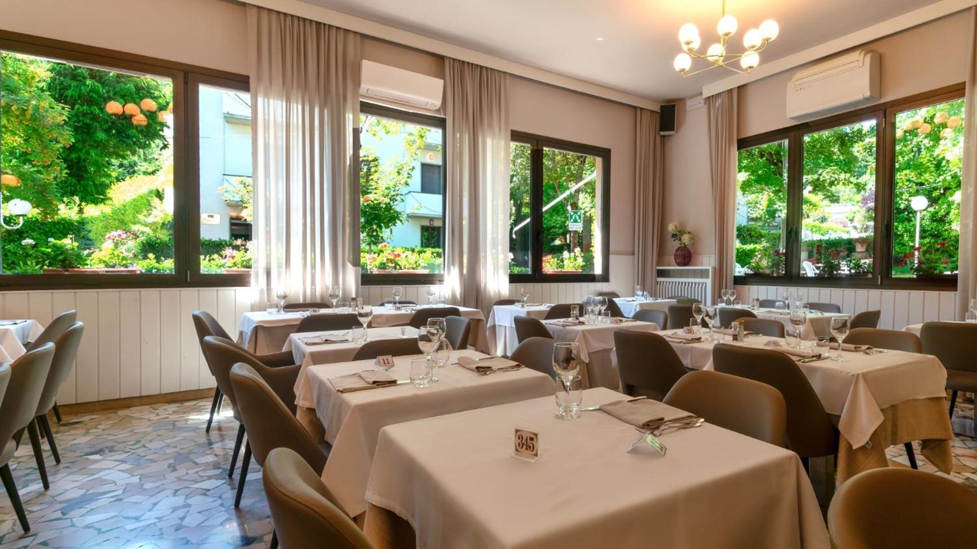Hotel Falco D'Oro Tole Екстер'єр фото