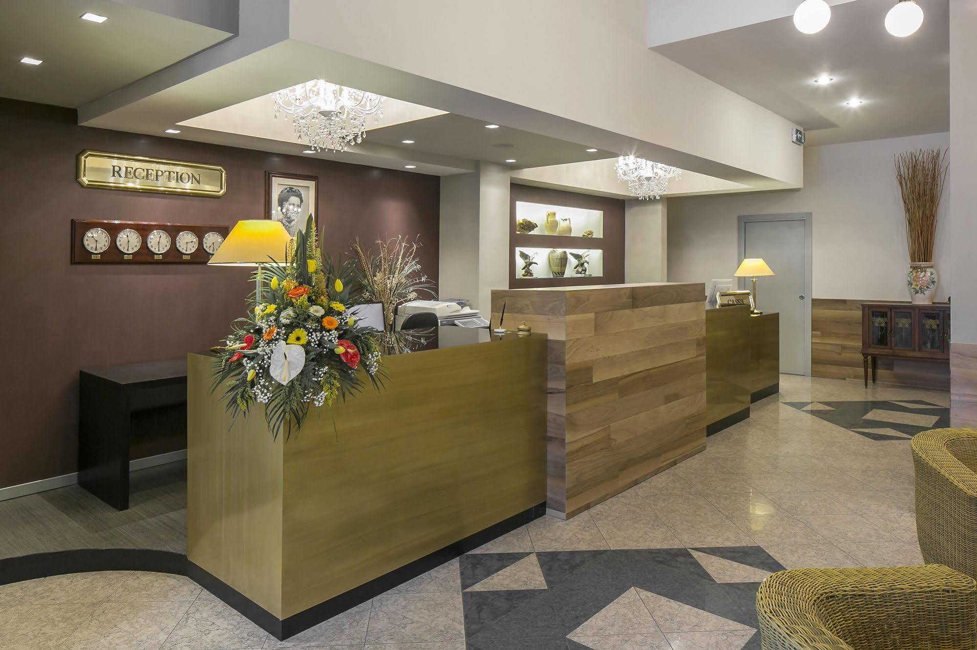 Hotel Falco D'Oro Tole Екстер'єр фото