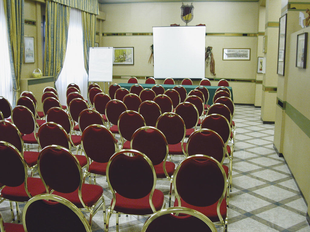 Hotel Falco D'Oro Tole Зручності фото